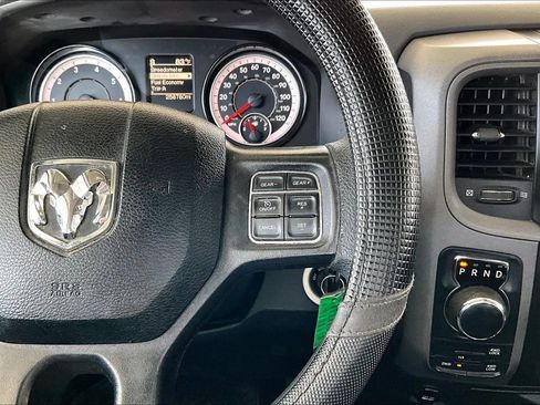Used 2017 RAM 1500 Express AWD/4WD image 12