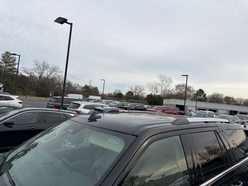 Used 2024 Ford Expedition Limited image 2