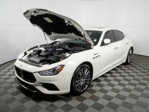 Used 2022 Maserati Ghibli Modena Q4 AWD/4WD image 34