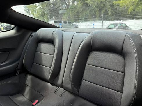 Used 2017 Ford Mustang Coupe RWD image 26