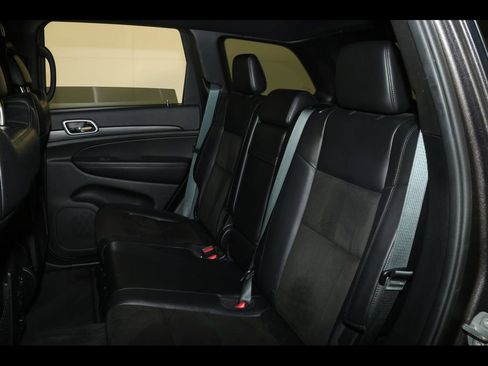 Used 2019 Jeep Grand Cherokee Altitude image 29