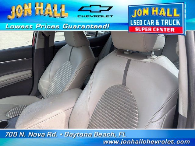 Used 2021 Toyota Camry SE w/ Convenience Package FWD image 17