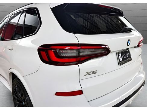 Used 2021 BMW X5 xDrive40i w/ M Sport Package image 14