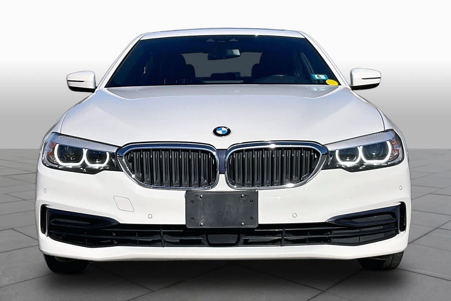 Used 2020 BMW 530i xDrive w/ Premium Package AWD/4WD image 3