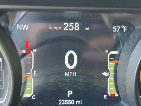 Used 2025 Jeep Wrangler Unlimited Sahara AWD/4WD image 40