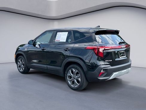 Used 2024 Kia Seltos LX AWD/4WD image 3