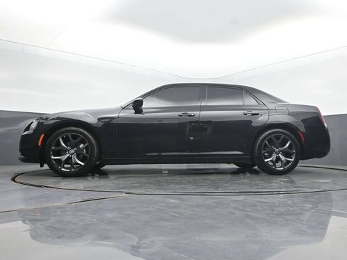 Used 2022 Chrysler 300 Touring w/ Sport Appearance Package RWD image 46