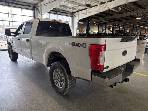 Used 2018 Ford F250 XL w/ Power Equipment Group AWD/4WD image 4
