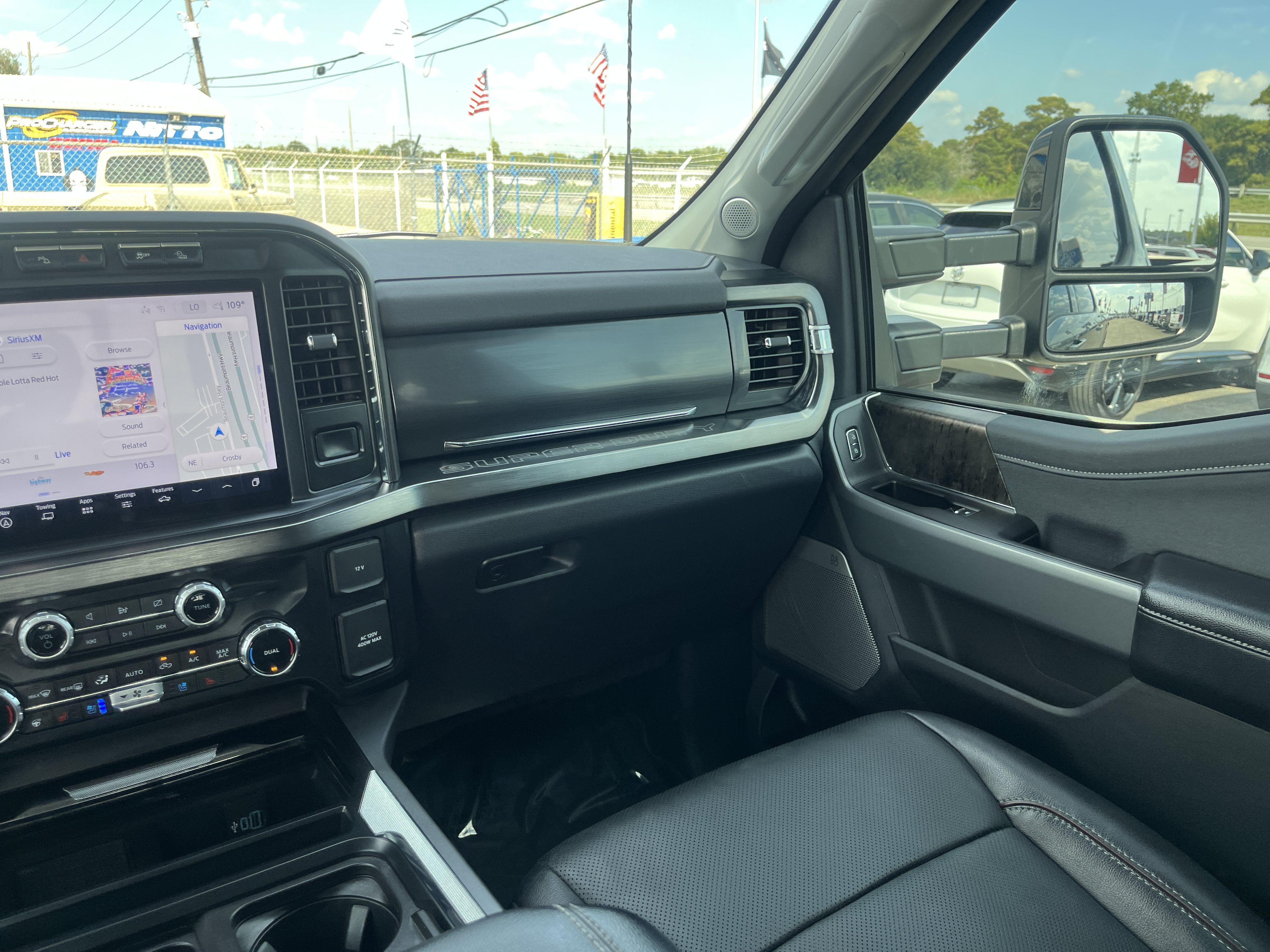 Used 2024 Ford F250 Lariat w/ Lariat Ultimate Package AWD/4WD image 33