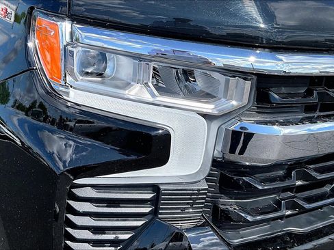 Used 2022 Chevrolet Silverado 1500 LT AWD/4WD image 27