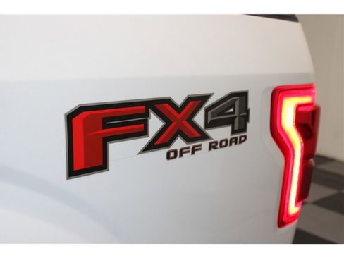 Used 2017 Ford F150 Platinum w/ Equipment Group 701A Luxury image 19