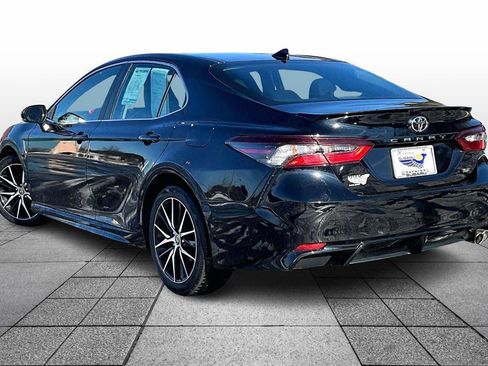Used 2023 Toyota Camry SE image 2