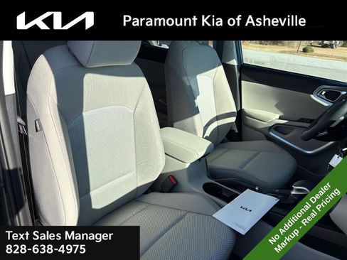 New 2025 Kia Soul LX image 17