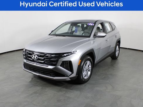 Certified 2026 Hyundai Tucson SE FWD image 2