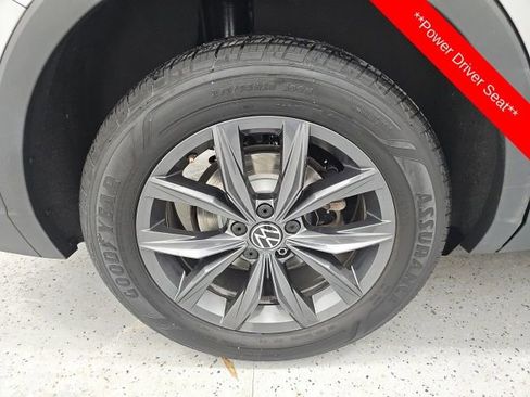 Used 2022 Volkswagen Tiguan SE image 7