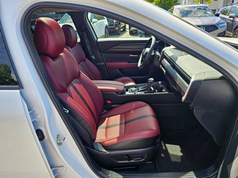 Certified 2025 MAZDA CX-50 AWD 2.5 Hybrid w/ Premium Pkg image 30
