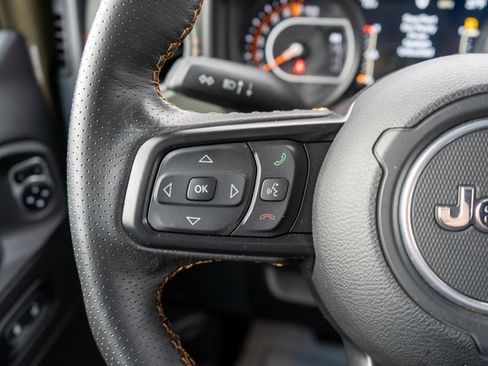 Used 2025 Jeep Gladiator Mojave image 20