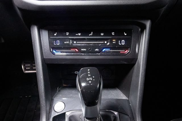 Used 2022 Volkswagen Tiguan SEL R-Line AWD/4WD image 9
