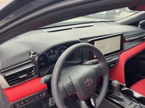 Used 2025 Toyota Camry XSE image 13