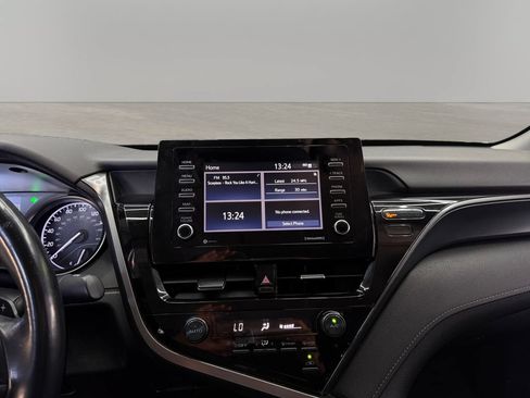 Used 2021 Toyota Camry SE FWD image 21