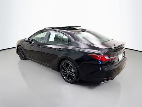 Used 2025 Toyota Camry XSE FWD image 5