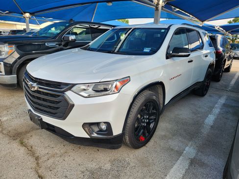 Used 2019 Chevrolet Traverse Premier w/ Redline Edition FWD image 2