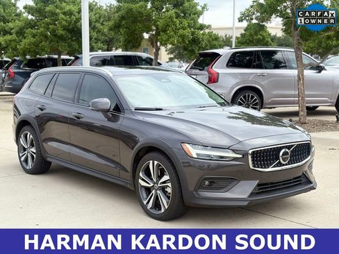 Certified 2023 Volvo V60 B5 Cross Country Plus w/ Climate Package AWD/4WD image 5