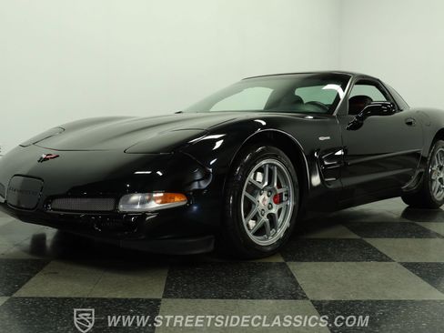 Used 2001 Chevrolet Corvette Z06 w/ Memory Pkg RWD image 21