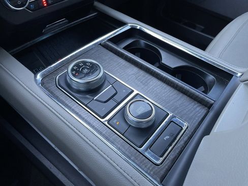 Used 2021 Ford Expedition Max Limited image 21