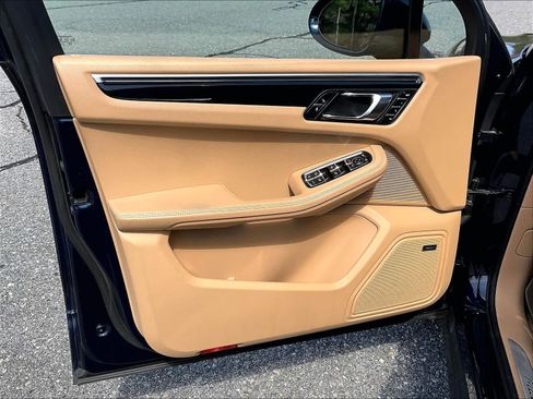 Used 2017 Porsche Macan S AWD/4WD image 9