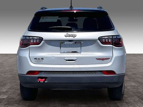 Used 2025 Jeep Compass Trailhawk AWD/4WD image 4