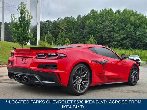 Used 2024 Chevrolet Corvette Z06 RWD image 3