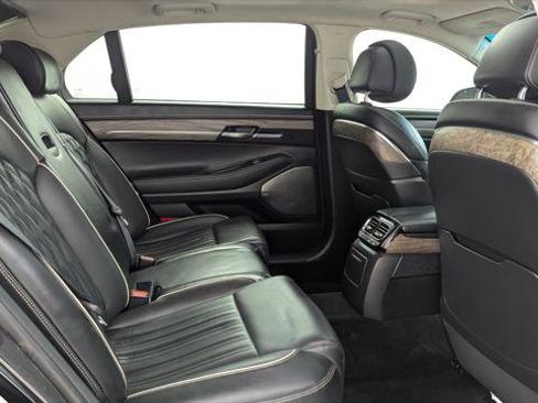 Used 2020 Genesis G90 3.3T Premium image 19