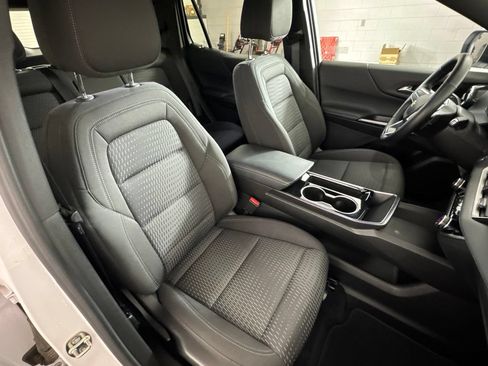 Used 2025 Chevrolet Equinox LT AWD/4WD image 44