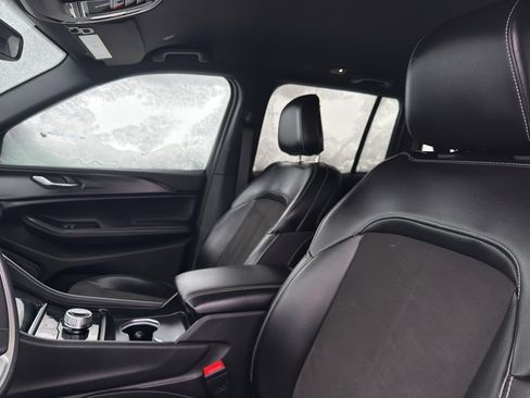 Used 2024 Jeep Grand Cherokee Altitude image 25