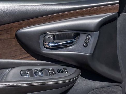 Used 2019 Nissan Murano Platinum w/ Cargo Package image 18