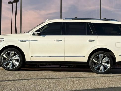 Used 2019 Lincoln Navigator Reserve image 5