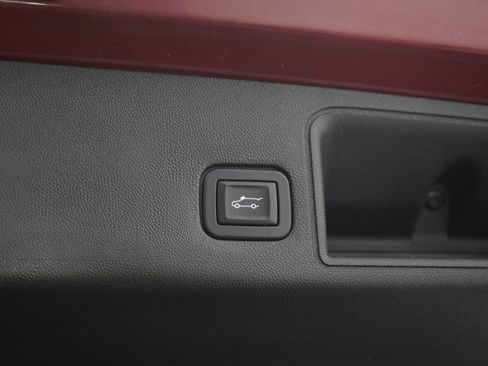 Used 2018 GMC Terrain Denali w/ Comfort Package AWD/4WD image 11