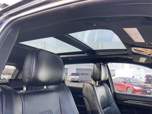 Used 2018 Jeep Grand Cherokee Overland image 16