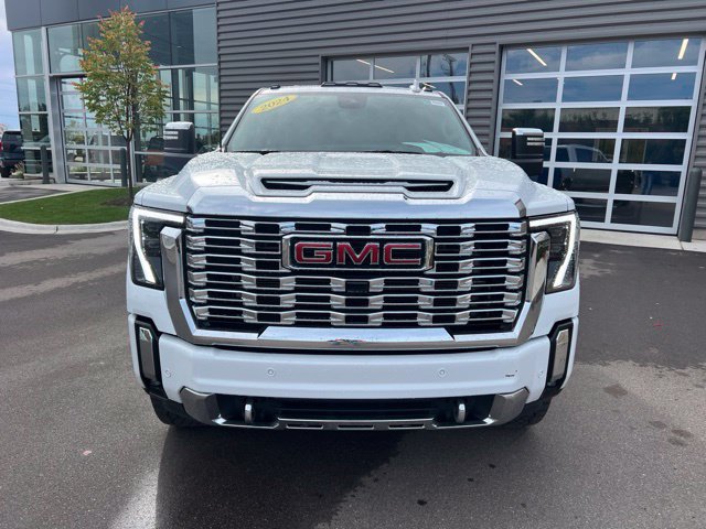 Used 2024 GMC Sierra 2500 Denali w/ Denali Reserve Package AWD/4WD image 2
