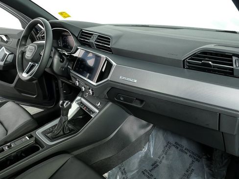 Used 2021 Audi Q3 2.0T Premium Plus w/ Premium Plus Package image 22