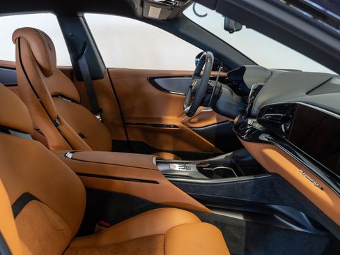 Used 2025 Ferrari Purosangue image 20