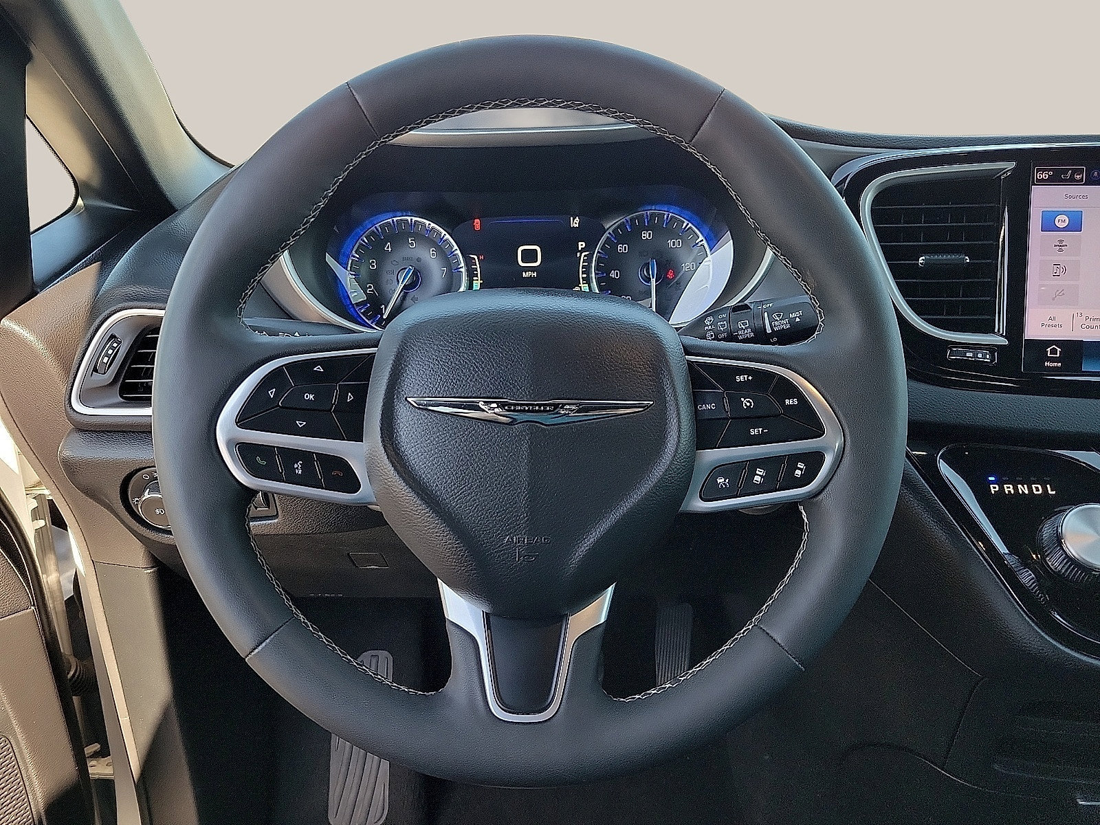 Used 2025 Chrysler Pacifica Select FWD image 20
