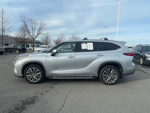 Used 2021 Toyota Highlander Platinum image 4