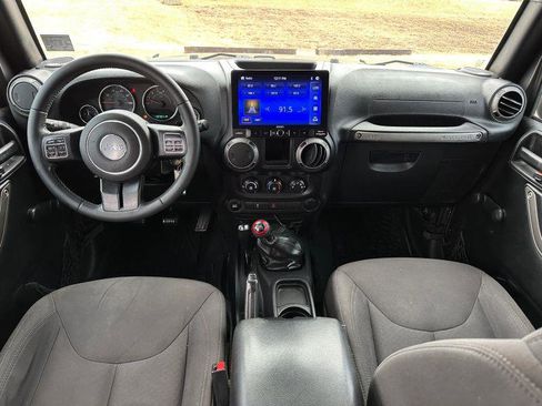 Used 2016 Jeep Wrangler Unlimited Sport AWD/4WD image 12