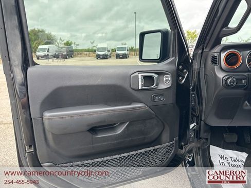 Used 2023 Jeep Gladiator Mojave w/ Cold Weather Group AWD/4WD image 16