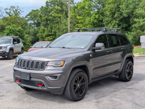 Used 2017 Jeep Grand Cherokee Trailhawk w/ Trailhawk Luxury Group AWD/4WD image 5