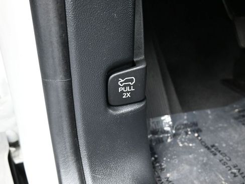 Used 2021 Ford Explorer XLT w/ Equipment Group 202A RWD image 35
