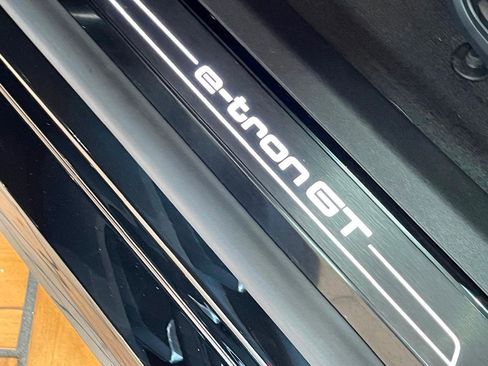 Used 2022 Audi e-tron GT Prestige w/ Prestige Package image 22