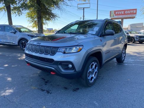 Used 2022 Jeep Compass Trailhawk w/ Trailhawk Convenience Group image 3